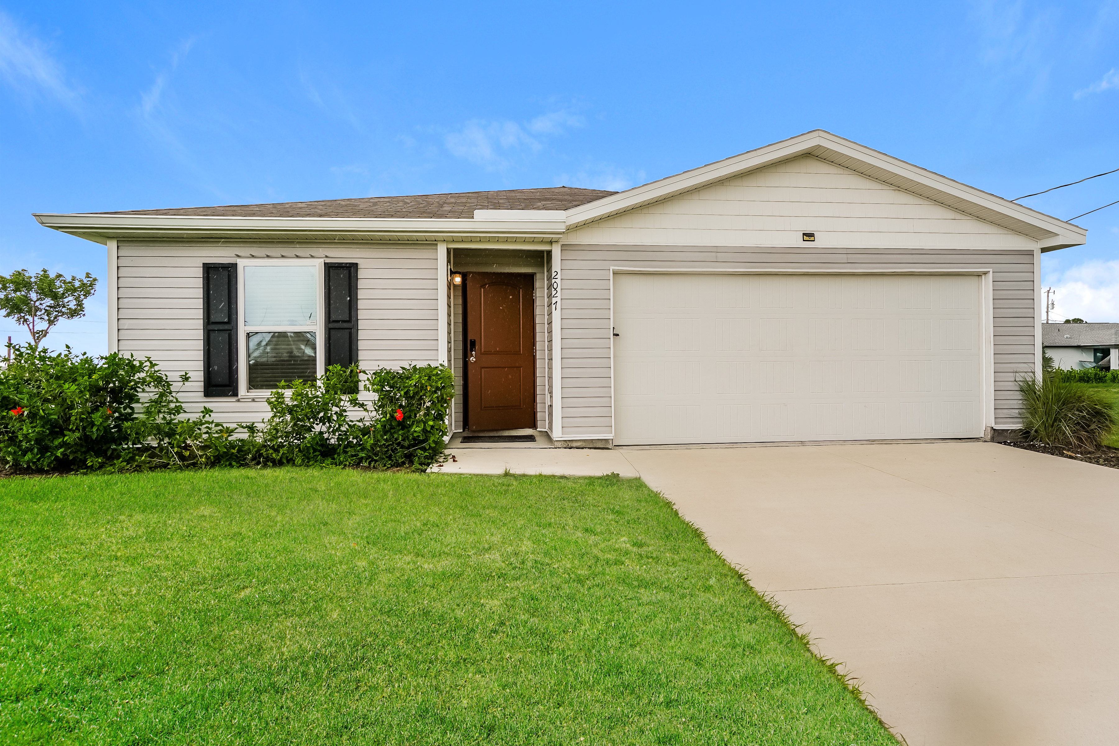 2027 Northwest 14th Avenue Cape Coral, FL 33993